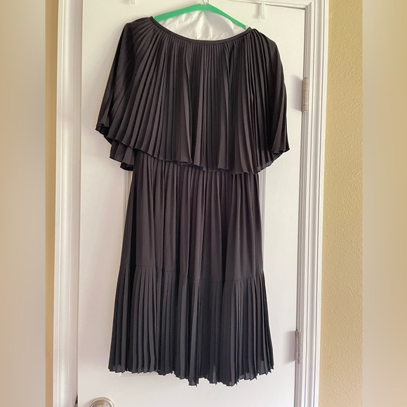 Kate Spade pleated cape dress - Picture 1 of 3